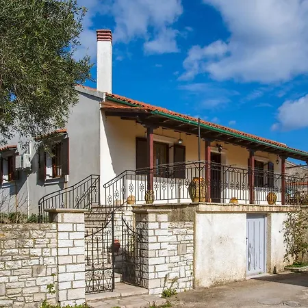 Evelina House Fountana