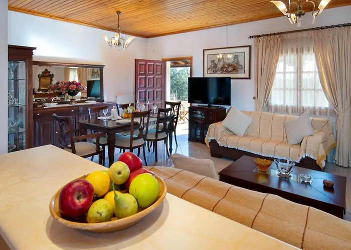 Evelina House *